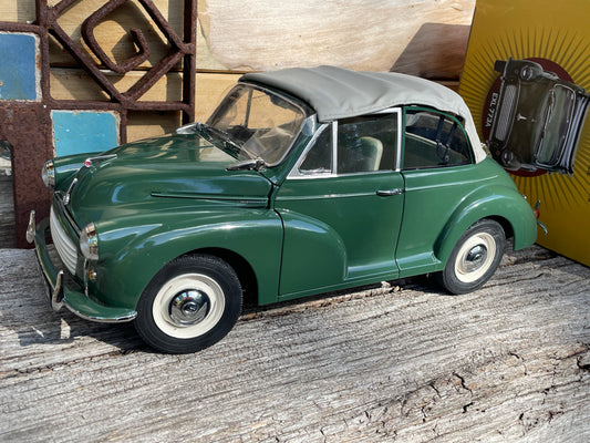 Limited edition Sun Star die-cast 1963 Morris Minor 1000 tourer scale model no.244