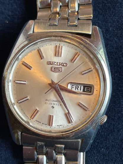 Vintage working 1972 Seiko 5 automatic 21 jewels 35mm case wrist watch