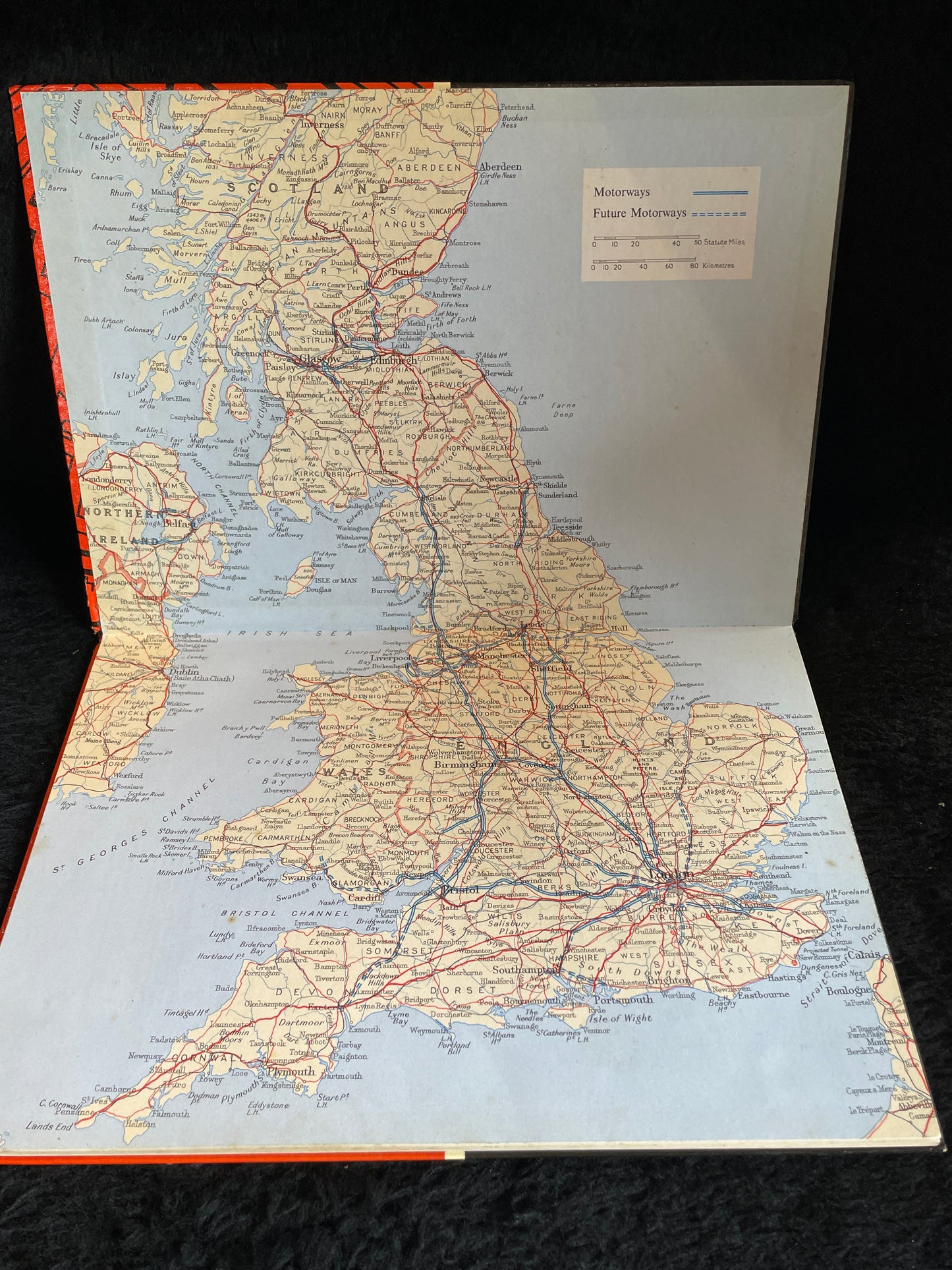 Vintage 70's Town Plan Atlas Britain hardback book by Bartholomew