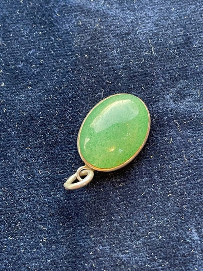 A silver pendant, with Green Aventurine Cabochon Quartz Stone, Birmingham 1967