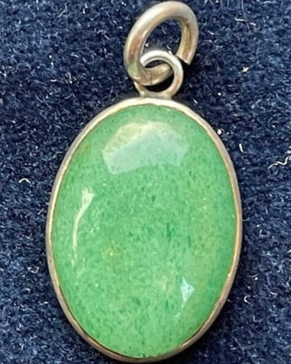 A silver pendant, with Green Aventurine Cabochon Quartz Stone, Birmingham 1967