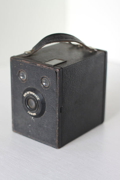 Kodak Six-20 Brownie Junior Box Camera 1935-1940 in Case