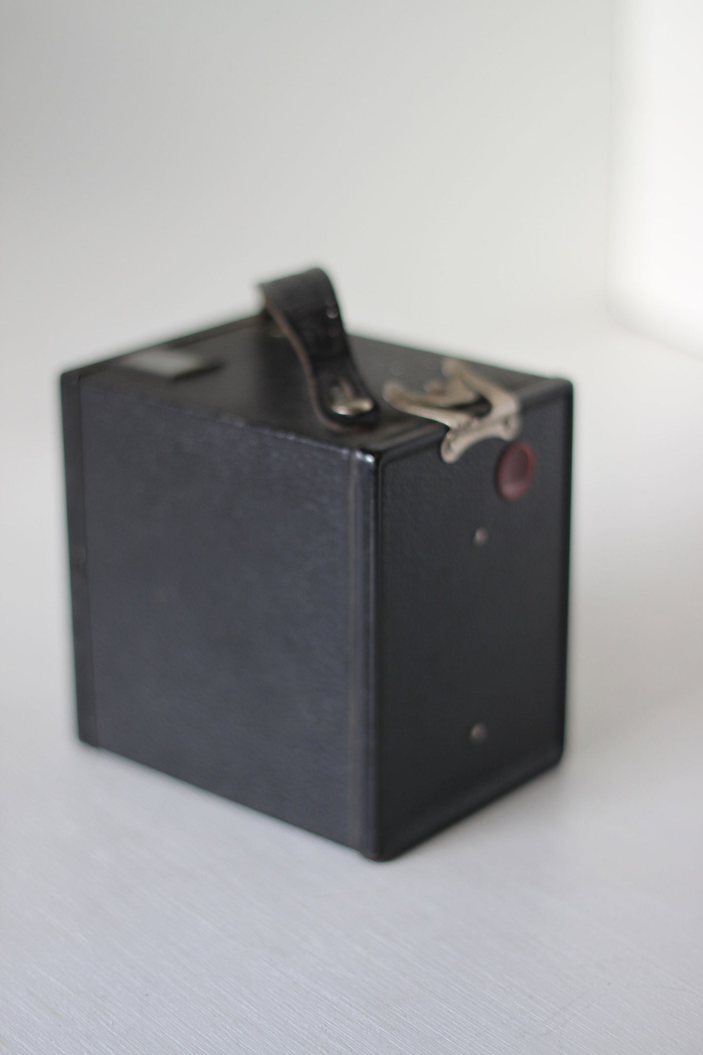 Kodak Six-20 Brownie Junior Box Camera 1935-1940 in Case