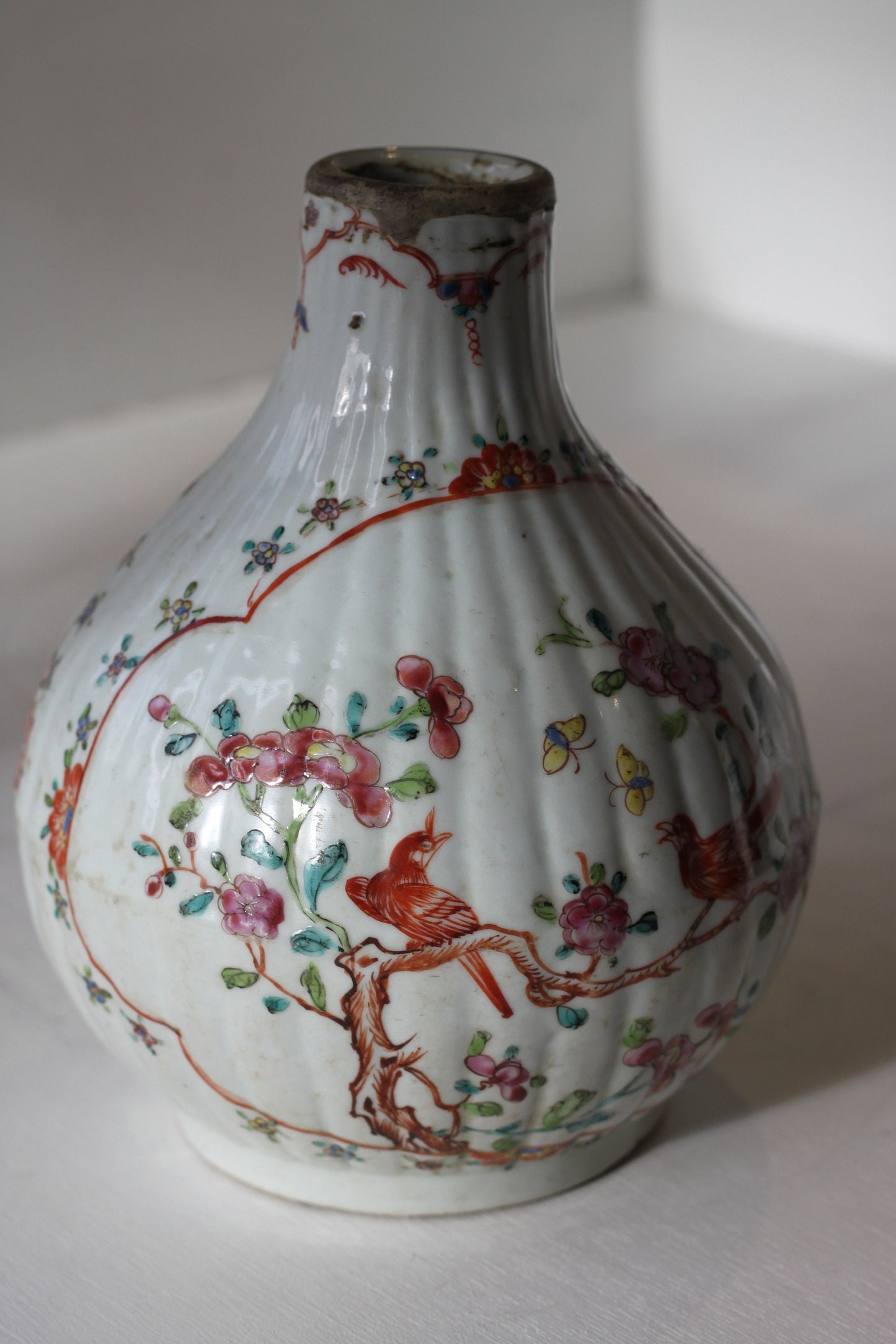 A Chinese Kangxi Period Clobbered Bottle Vase, Reduced in Height, 18cm heigh