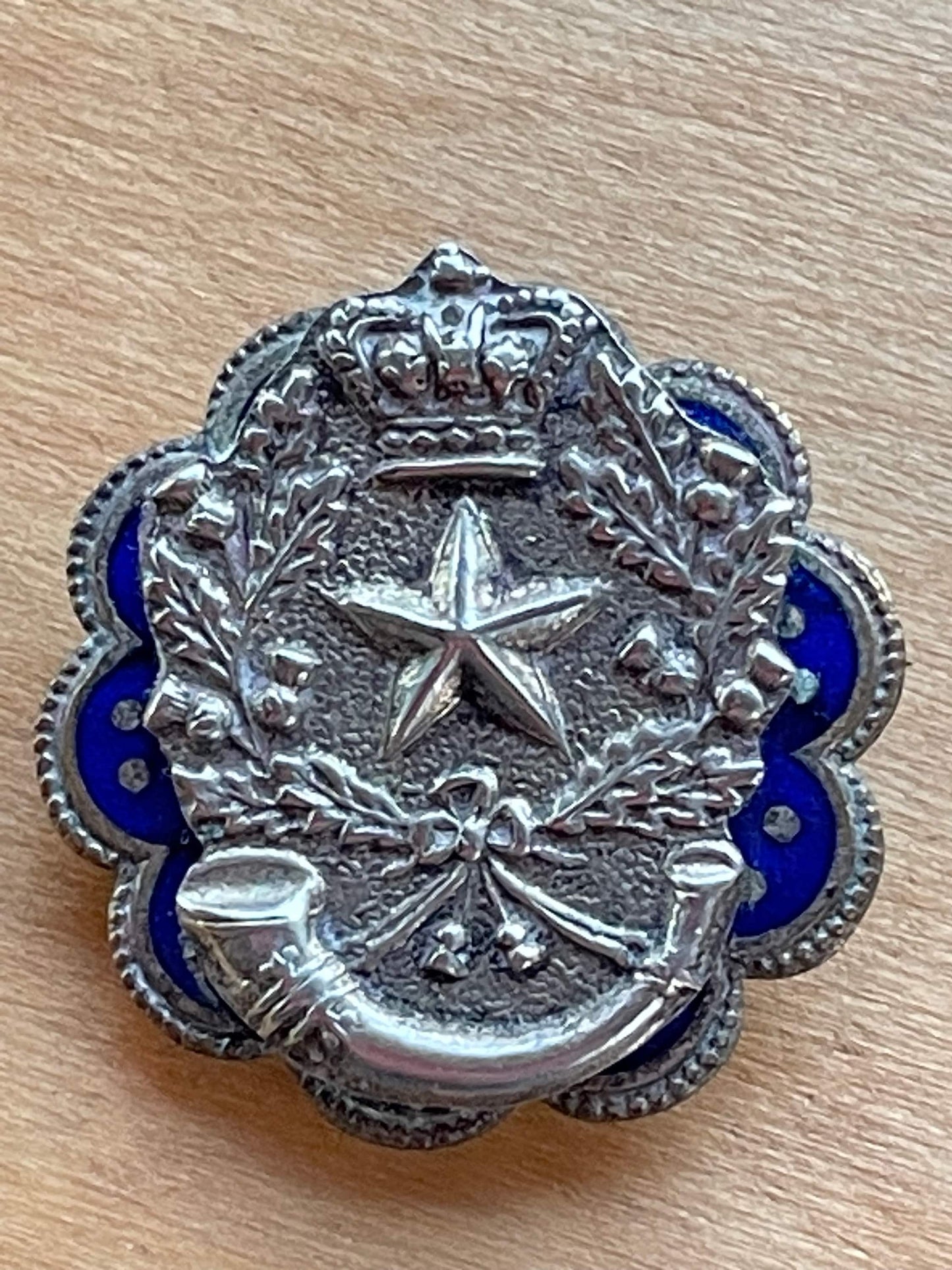 A Very Hard To Find Enamel Pin Badge - Displaying The Insignia of The Cameronians (Scottish Rifles)