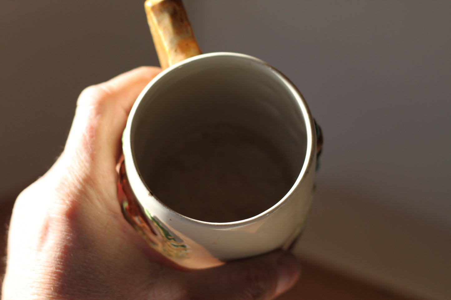 A country scene mug with a game farmer and his dog