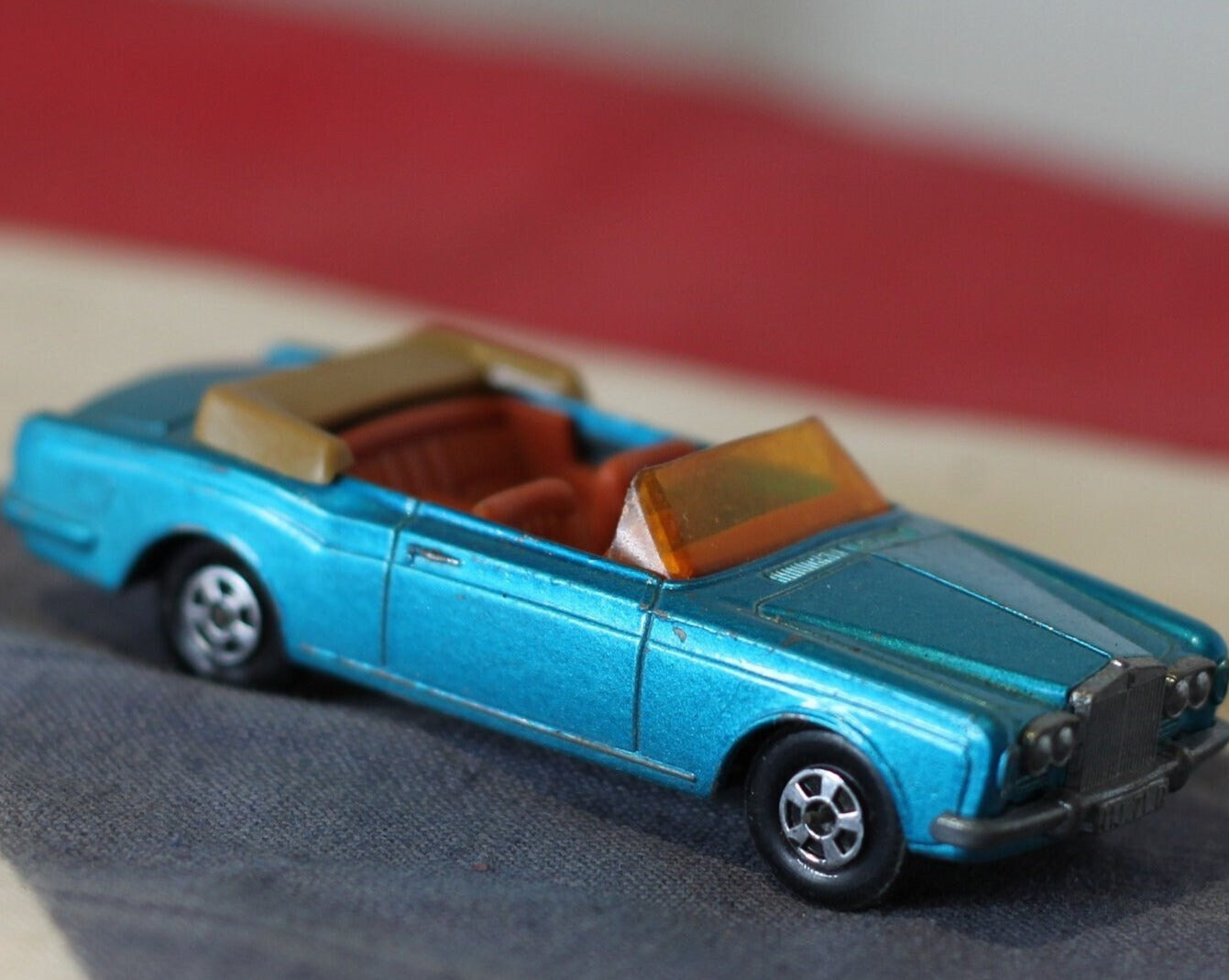 A Diecast Metal Rolls Royce Silver Shadow Coupe Toy Car by Lesney Products & co Ltd - Matchbox Superfast Series No. 69 from 1969 - 8cm long