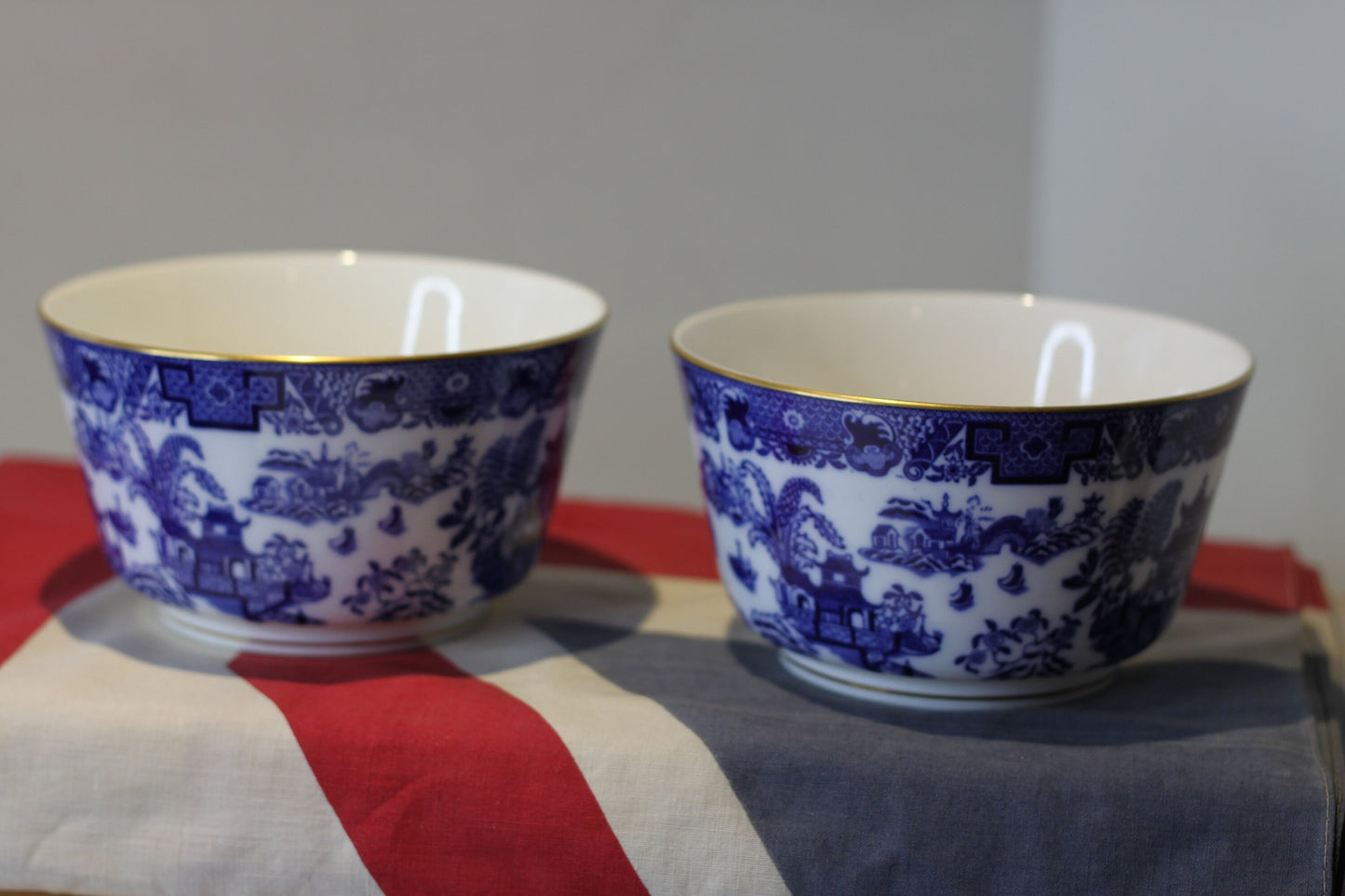 Two Royal Worcester Porcelain Bowls Decorated in The Chinoiserie Manner, 15cm in Diameter