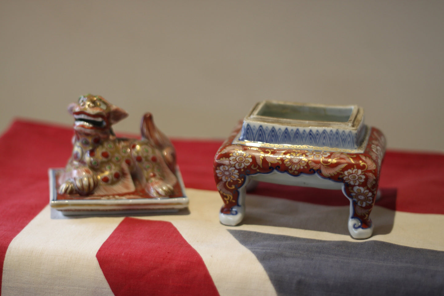 AJapanese Hirado or Koransha Porcelain Koro Hand Painted With Flowers Removable lid Surmounted With a Dog of Foo, 14cm high