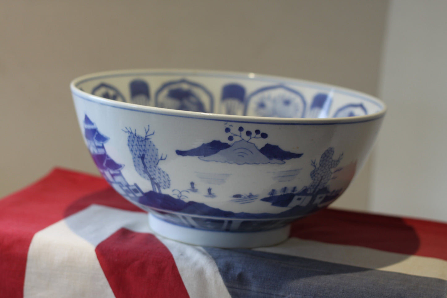 A Large Chinese Blue and White Pottery Bowl Decorated With Flora and Landscapes 26cm Diameter