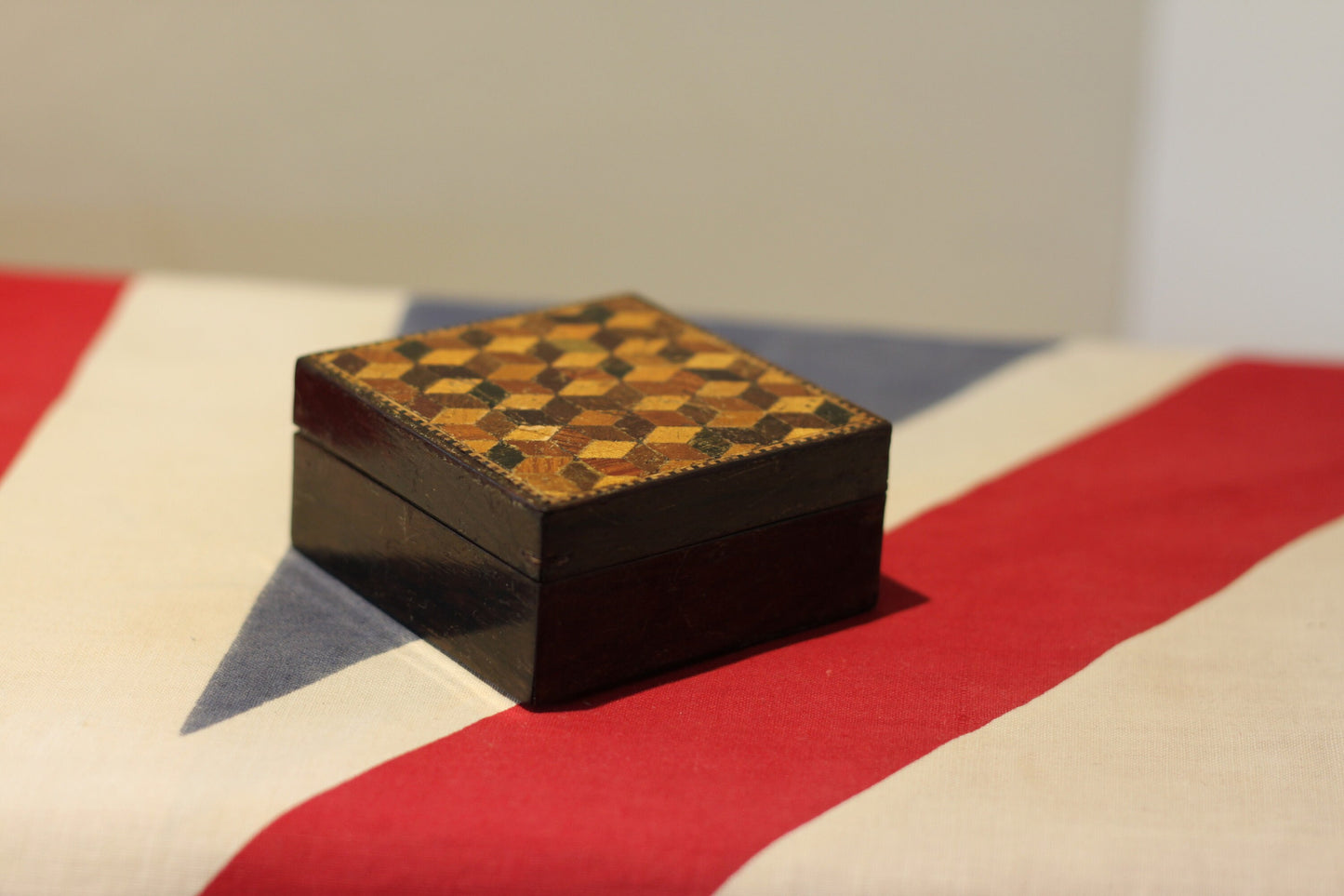 A Small 19th Century Square Tunbridge Ware Box, With Cube Parquetry Decorated Lid, 7cm x 7cm x 3.5cm