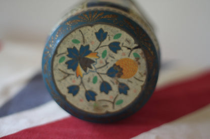 A Vintage Scribbans Kemp Bakers Tin With a Floral Pattern c1940's