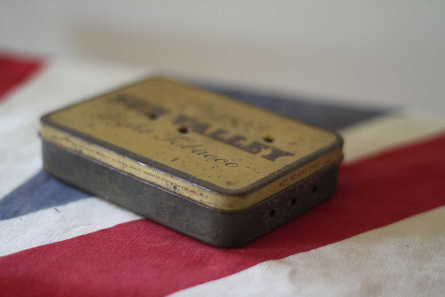 A Vintage Player's Sun Valley Light Tobacco Tin With Possible Bullet Holes 11x8x2cm