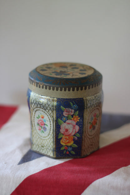 A Vintage Scribbans Kemp Bakers Tin With a Floral Pattern c1940's