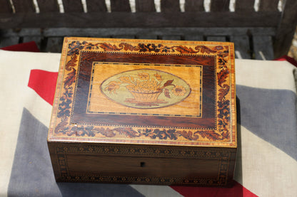 A Victorian Rosewood Tunbridge Ware and Marquetry Inlaid Sewing Box 20cm wide