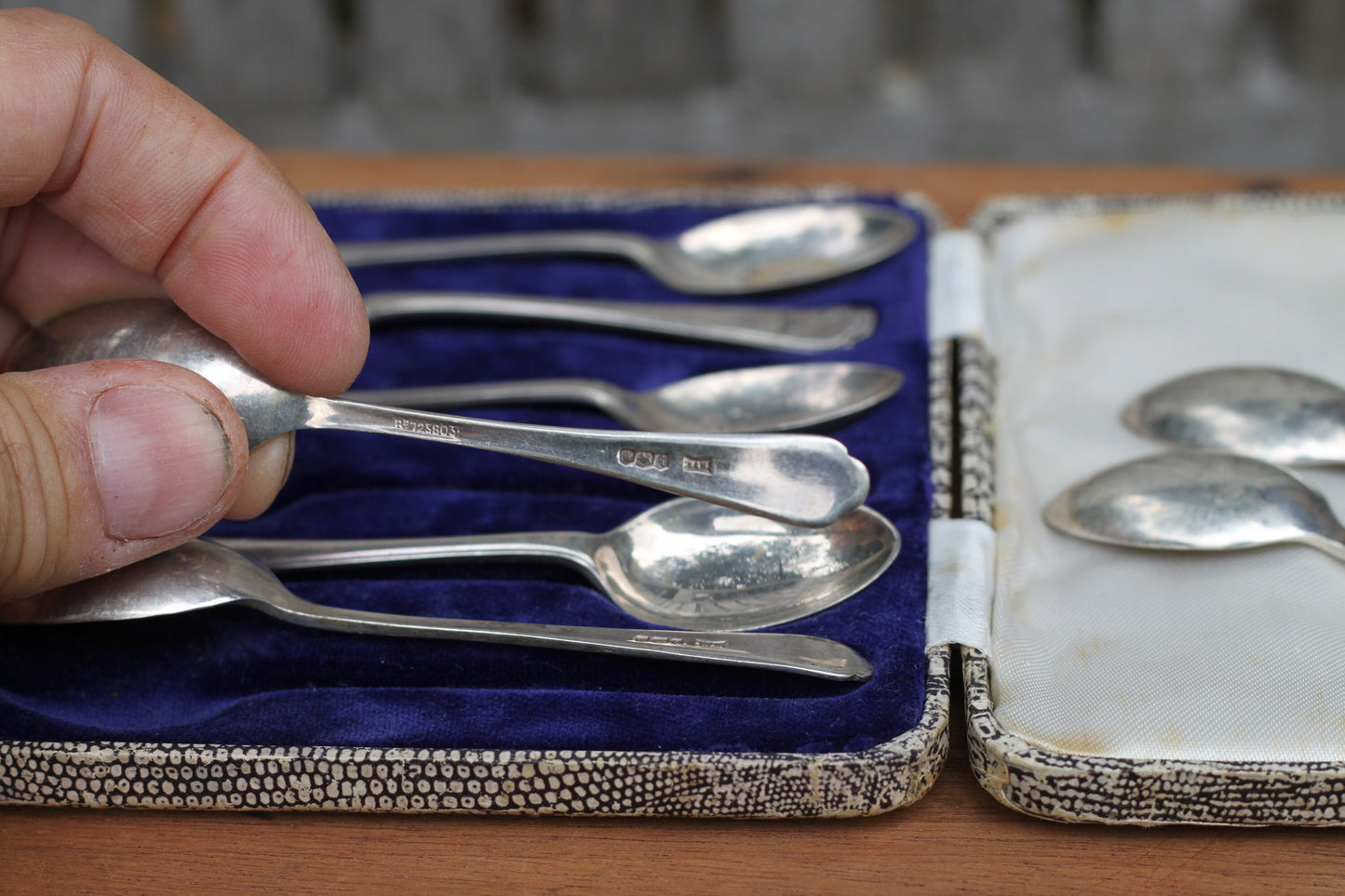 A Set of Eight Boxed George V Solid Silver Golfing Interest Teaspoons by Walker & Hall of Sheffield 1933 11cm in Length 108.0g