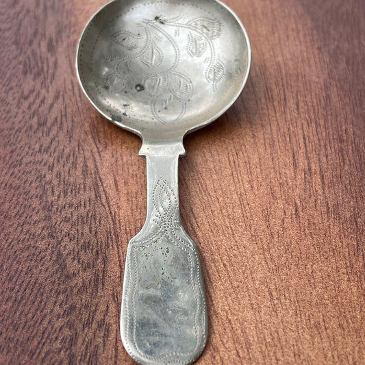 An early 19th century George III silver plated caddy spoon by William Parkin of Sheffield 9.5cm long