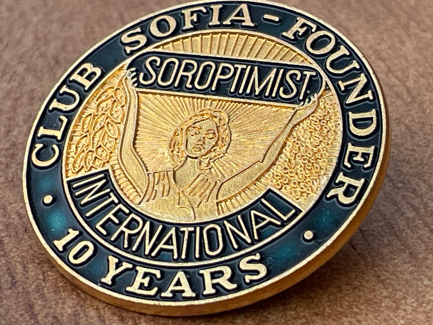 A Club Sofia Founder Soroptimist International 10 years Badge 28mm Diameter