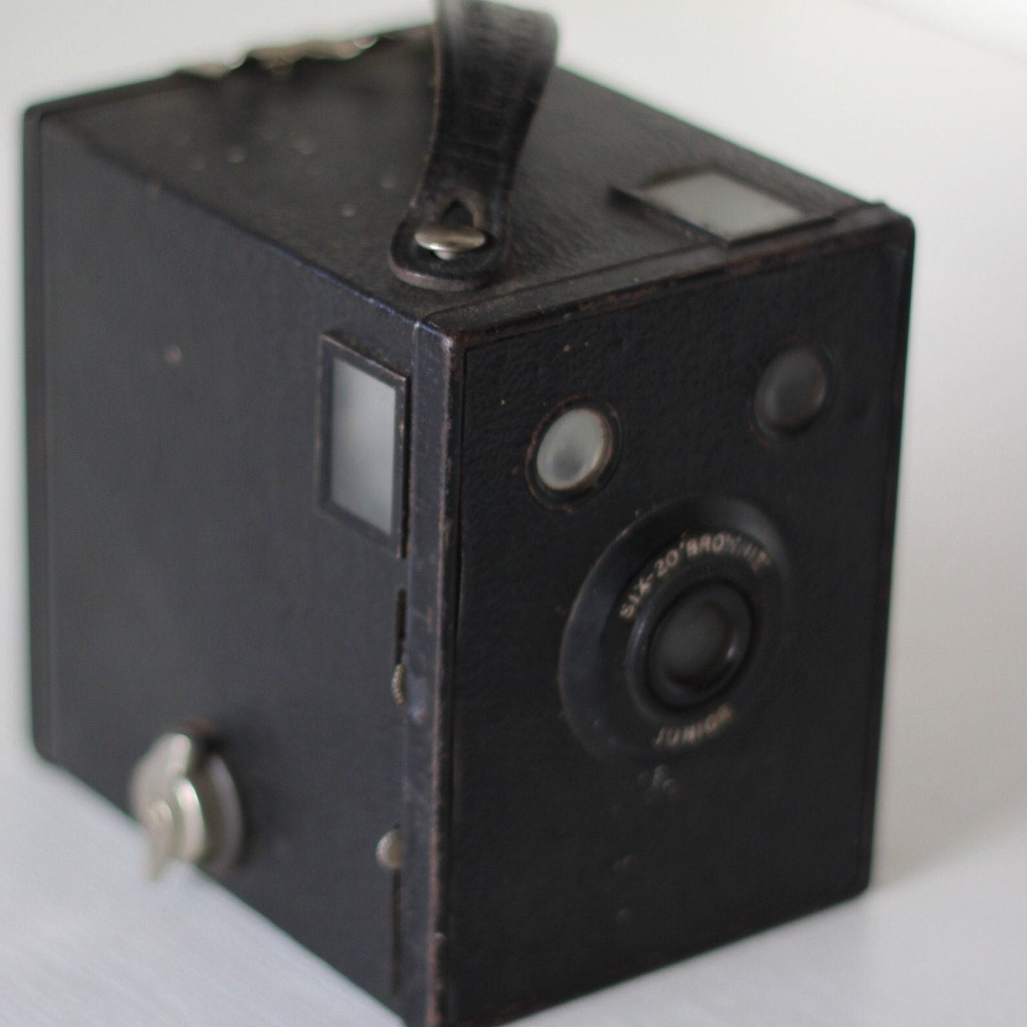 Kodak Six-20 Brownie Junior Box Camera 1935-1940 in Case