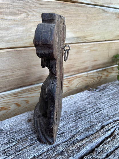 A 17th Century Carved Oak Figural Folk Art Corbel Depicting a Bearded Man 16cm Tall