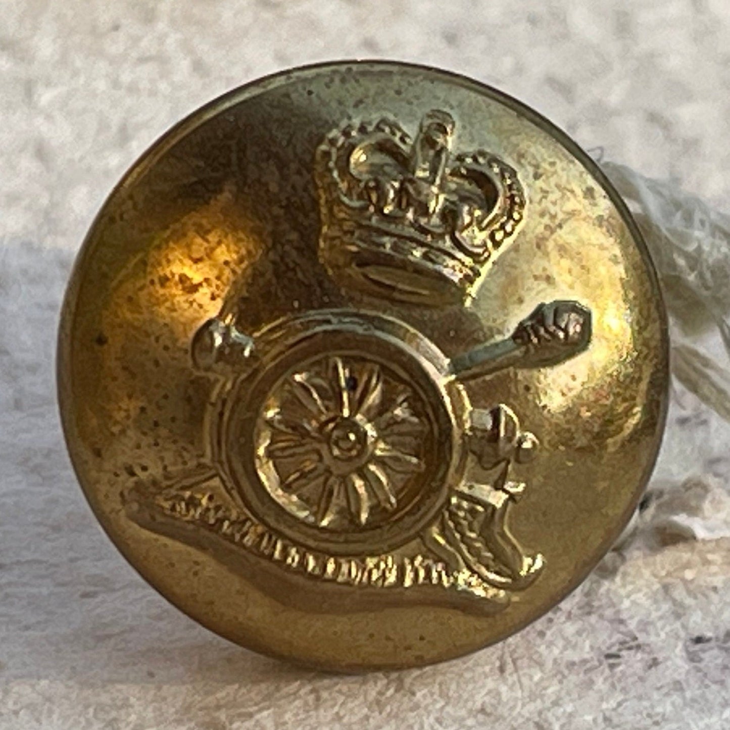 Six Royal Artillery Officers Gilt Buttons 15mm Diameter