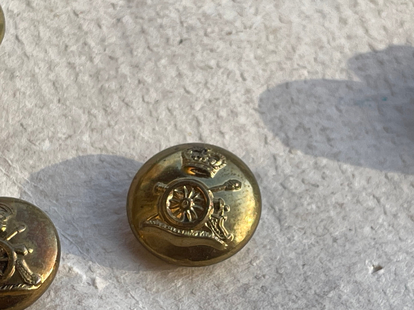 Six Royal Artillery Officers Gilt Buttons 15mm Diameter