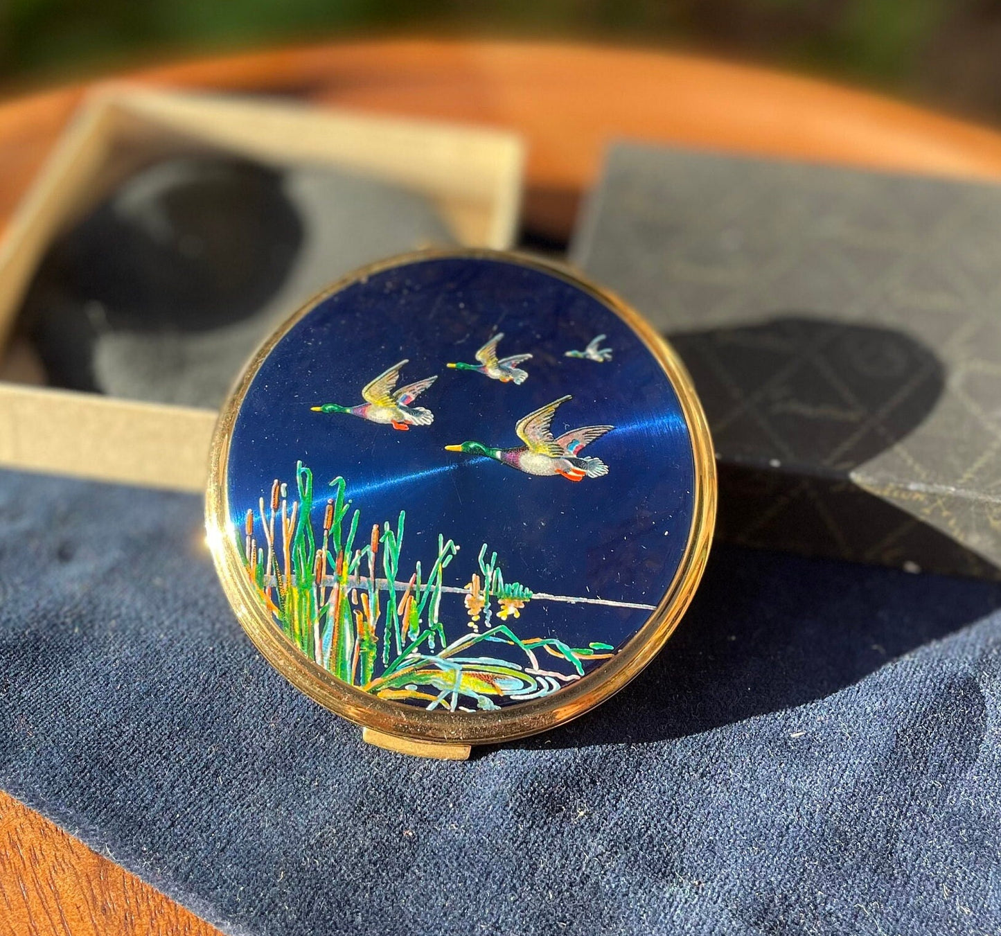 A Boxed Compact by Stratton With Flying Ducks over Reads in a Soft Case 8cm Diameter