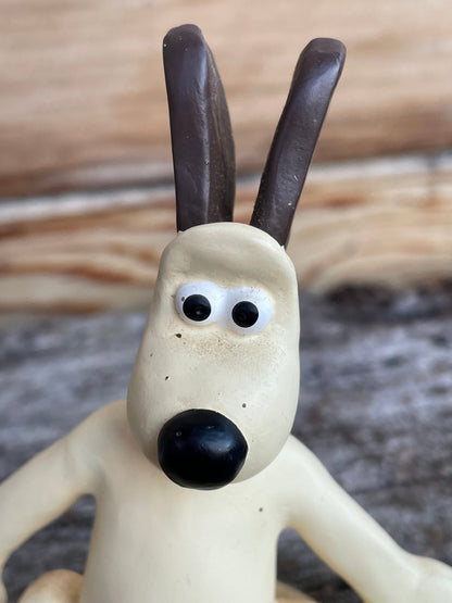 A 1989 Ceramic Collectable Figurine of Wallace From Wallace and Gromit 9.5cm Tall