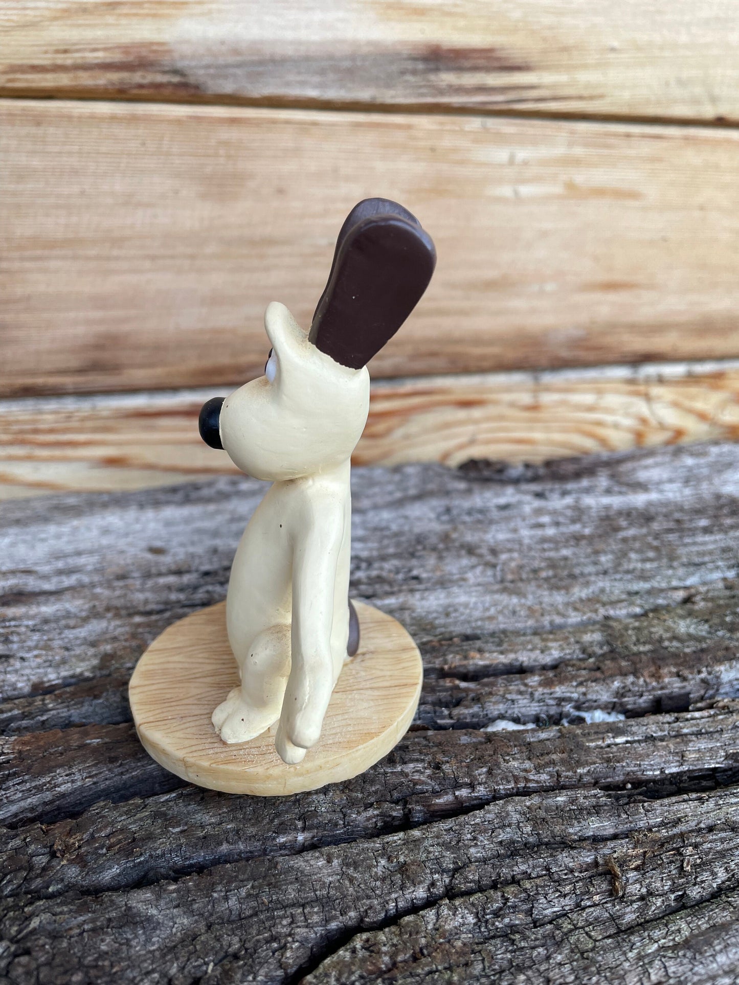 A 1989 Ceramic Collectable Figurine of Wallace From Wallace and Gromit 9.5cm Tall