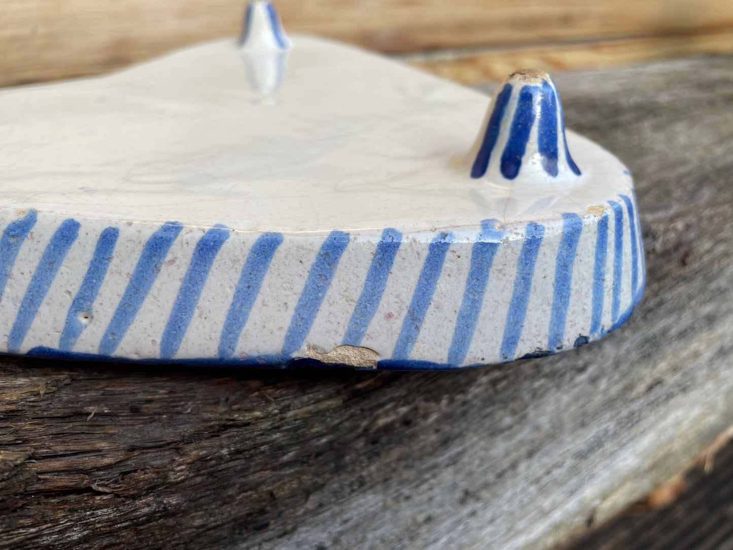 A Tri Footed Dutch Delft Blue and White Pottery Kite-Shaped Dish 24cm Across