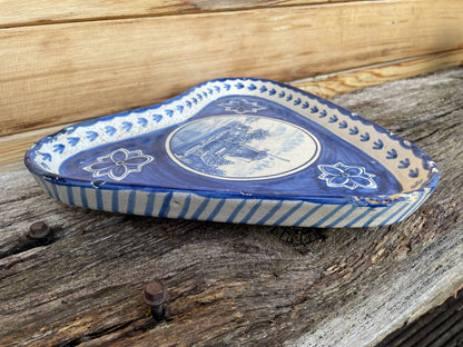 A Tri Footed Dutch Delft Blue and White Pottery Kite-Shaped Dish 24cm Across