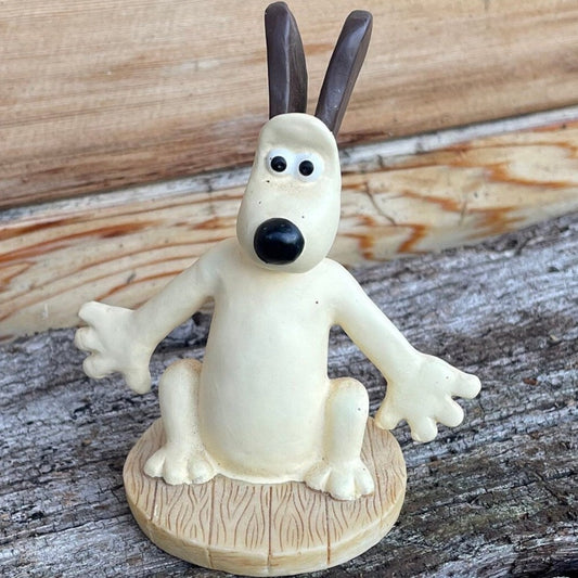 A 1989 Ceramic Collectable Figurine of Wallace From Wallace and Gromit 9.5cm Tall