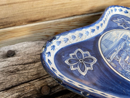 A Tri Footed Dutch Delft Blue and White Pottery Kite-Shaped Dish 24cm Across