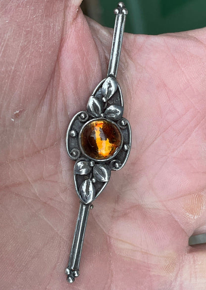 A Very Stylish Vintage Amber and Silver Brooch That Measures 8cm Long c1950's