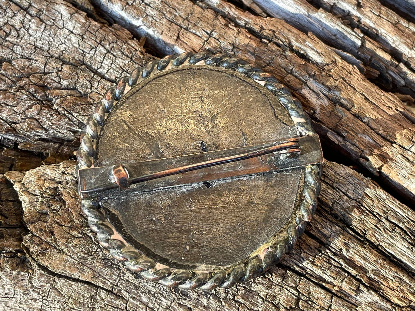 A Vintage Queen Elizabeth II Copper Brooch 42mm Diameter