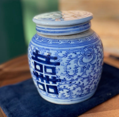 A Chinese Blue and White Porcelain Ginger Jar With Cover Hand Painted With Flowers 15cm Tall