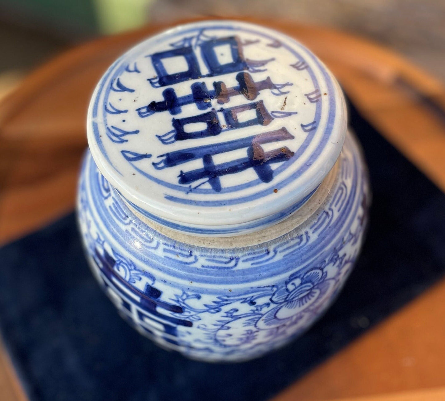 A Chinese Blue and White Porcelain Ginger Jar With Cover Hand Painted With Flowers 15cm Tall