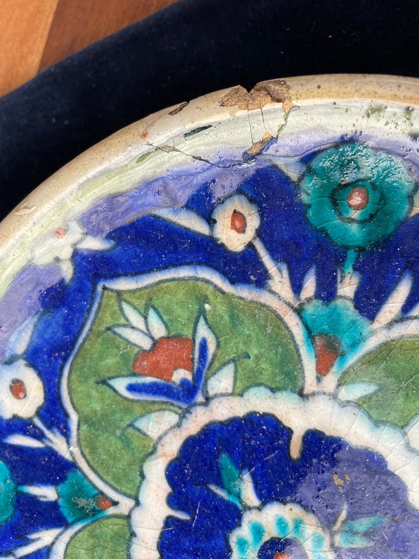 A Palestine Stamped Iznik Style Pottery Floral Dish With Unglazed Foot - c1920's 18.5cm Diameter