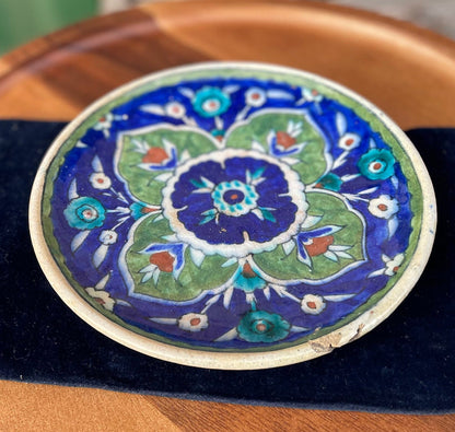 A Palestine Stamped Iznik Style Pottery Floral Dish With Unglazed Foot - c1920's 18.5cm Diameter