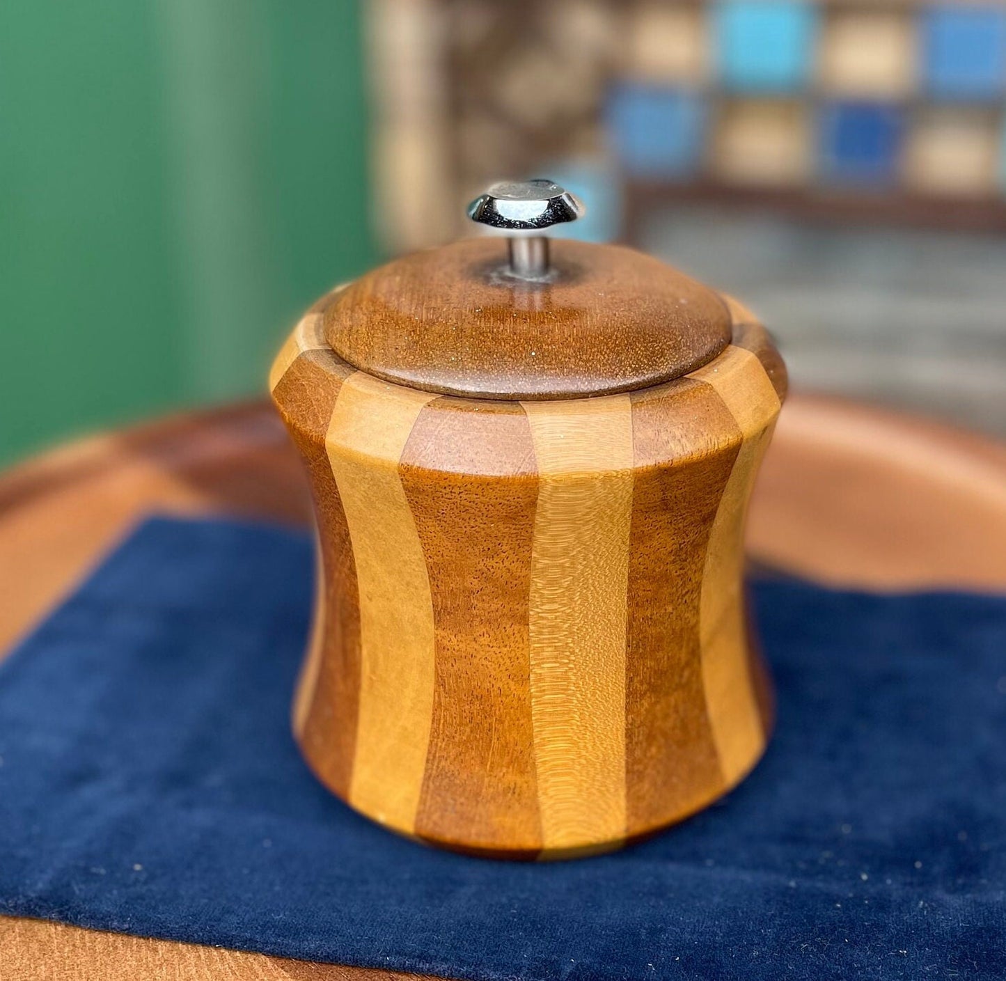 A Small Mid Century Tea Caddy /Storage Vessel by Cambridge Ware 14cm Tall