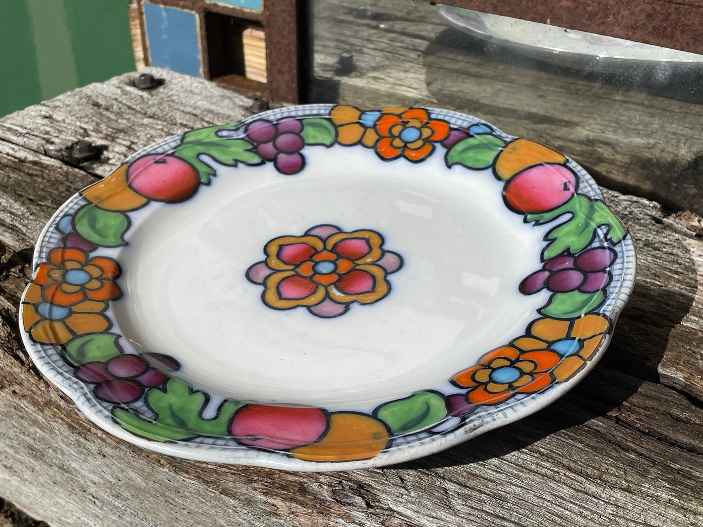 An Art Deco 1930's Losol Ware Suntrae pattern plate. by Keeling And Co. - 22cm diameter