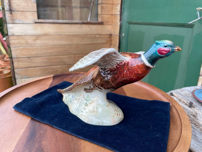 A ceramic flying pheasant by Bewick model 850 - 22cm long - c1940 -71