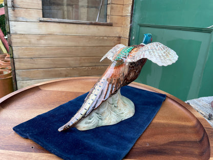 A ceramic flying pheasant by Bewick model 850 - 22cm long - c1940 -71