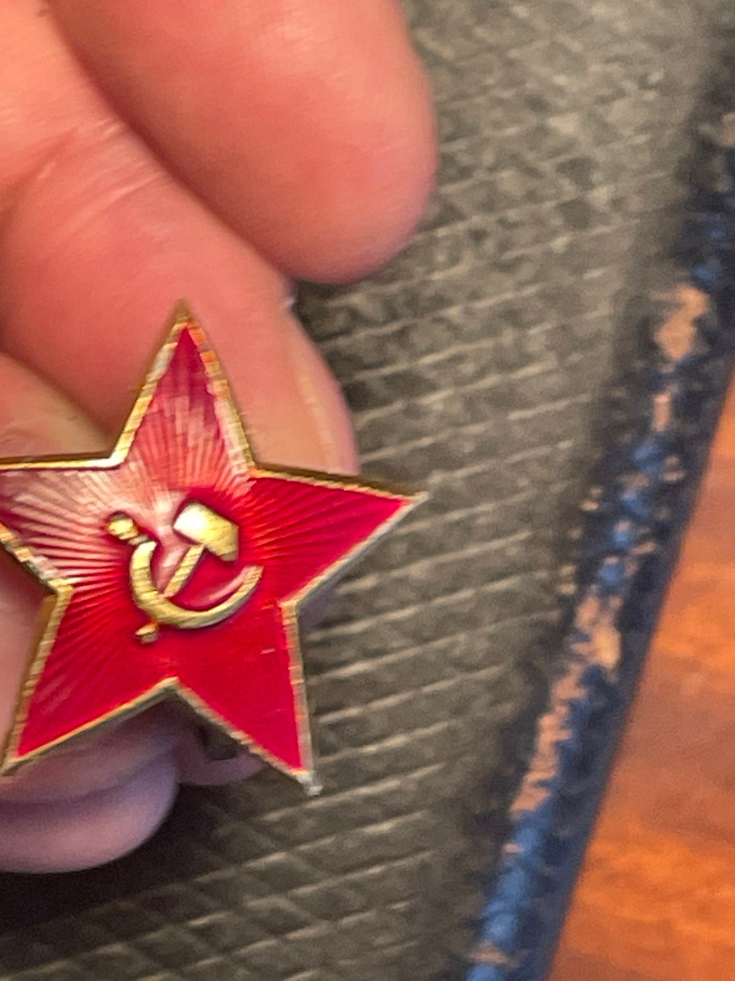 A vintage enamel red star hammer & sickle Badge - USSR Soviet Union Communist 28mm across