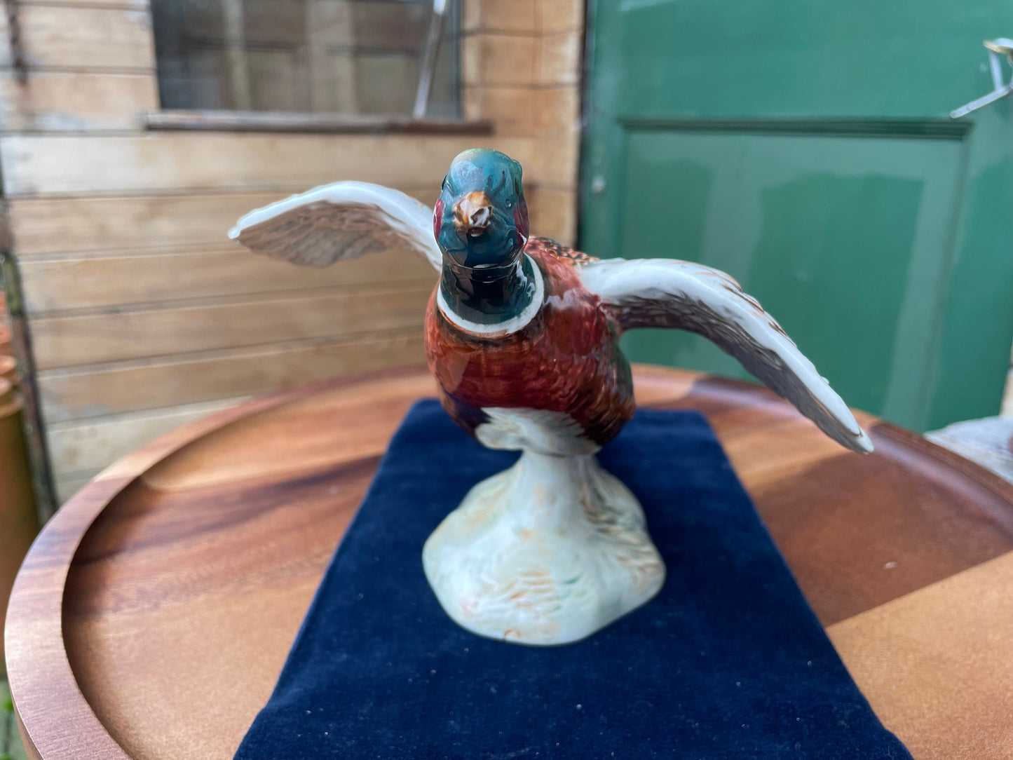 A ceramic flying pheasant by Bewick model 850 - 22cm long - c1940 -71