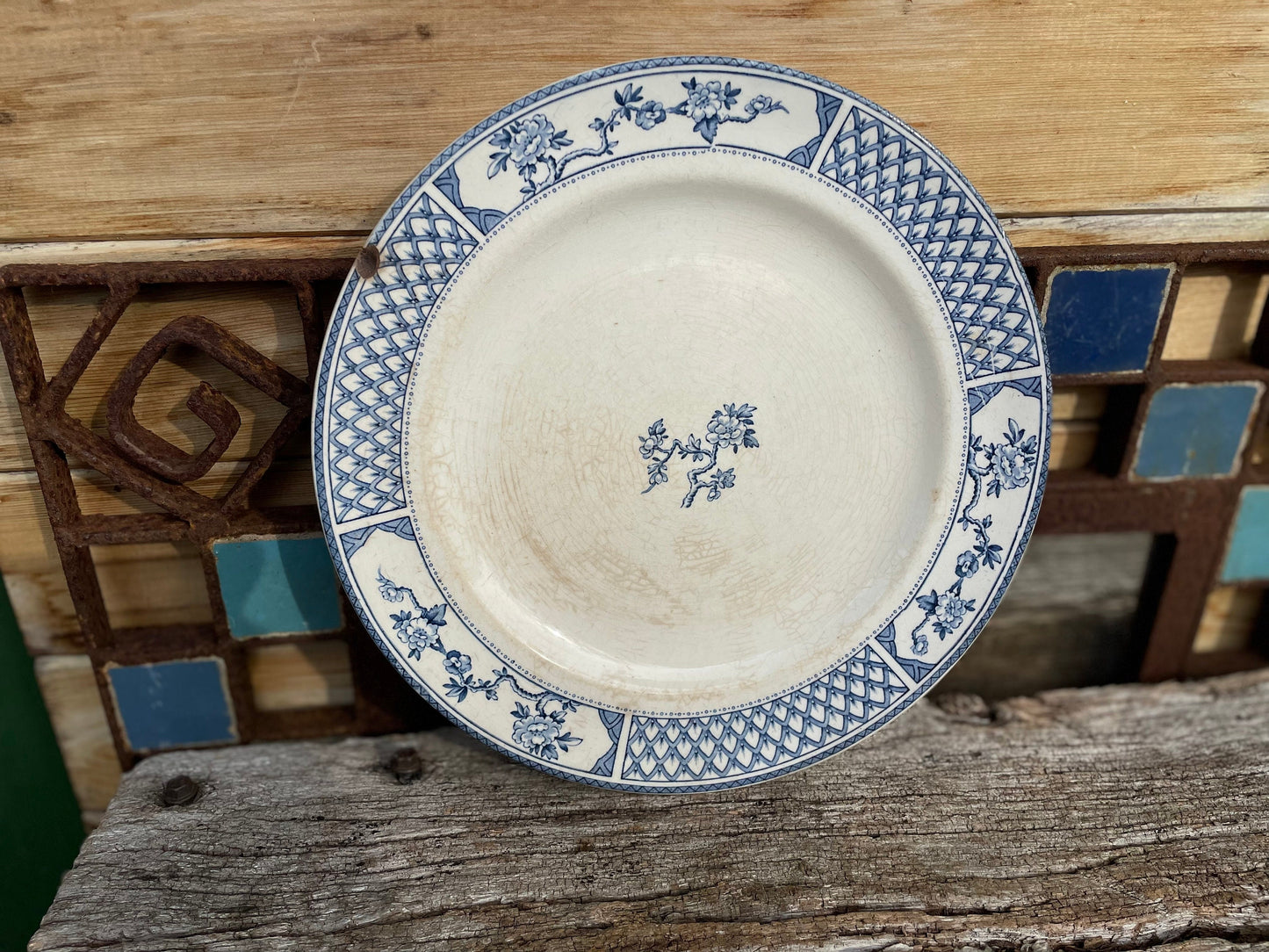 Dinner plate in Exeter pattern, created by Johnson Bros. in the 1910's.