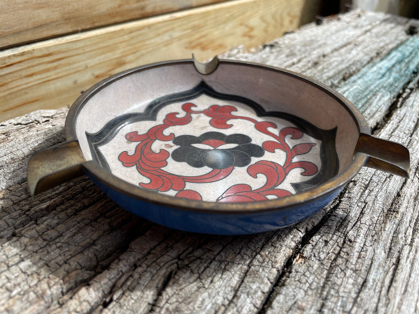 Japanese Cloisonne ashtray 12cm across