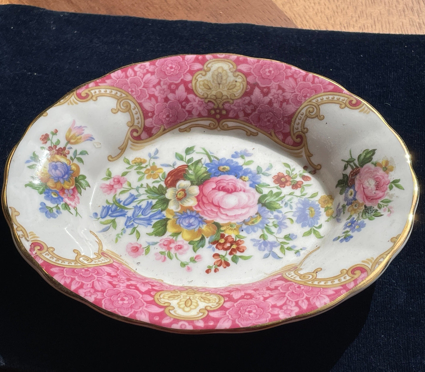 Vintage Royal Albert Lady Carlyle 1944 Oval trinket Dish  Bone China, Made in England 13cm across