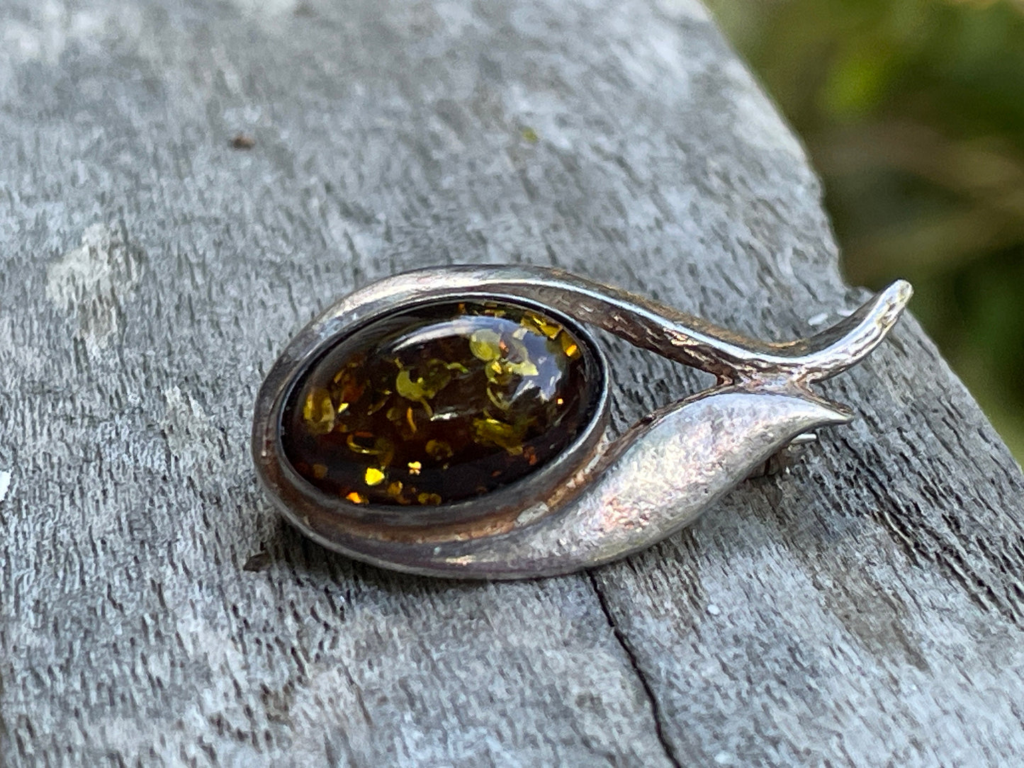 Vintage .925 Sterling silver and amber 33mm long brooch