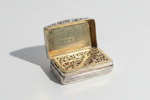 Antique William IV solid gilt silver 1836 vinaigrette, Thomas Shaw Birmingham  - 38mm wide